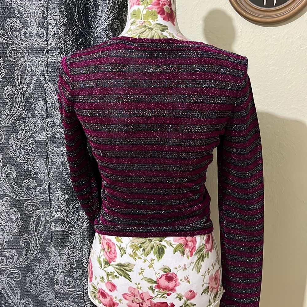 Metallic/ glitter Top ✨ - Picture 5 of 11